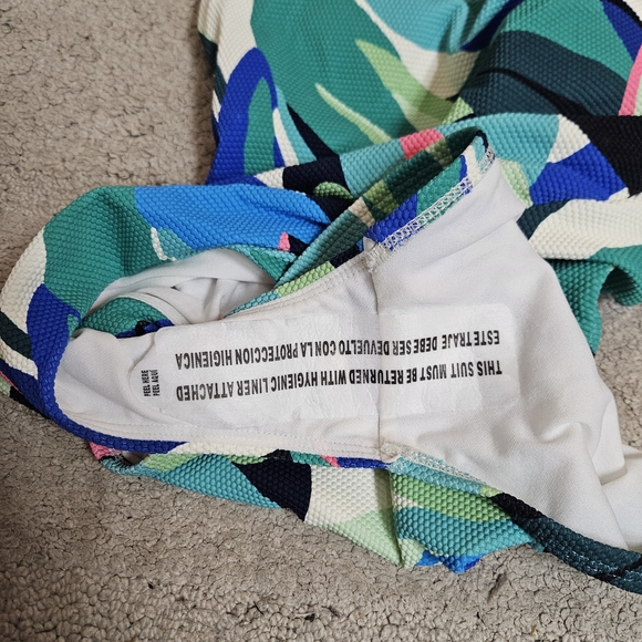 Shade & Shore Textured Tropical One-Piece Swimsuit – Size XS (0–2) | NWT - Picture 6 of 11